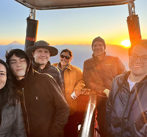 Amanecer en el desierto en canasta privada